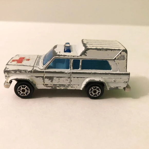 Vintage Majorette Ambulance No 269 Made in France Diecast  Missing Doors - Picture 3 of 12